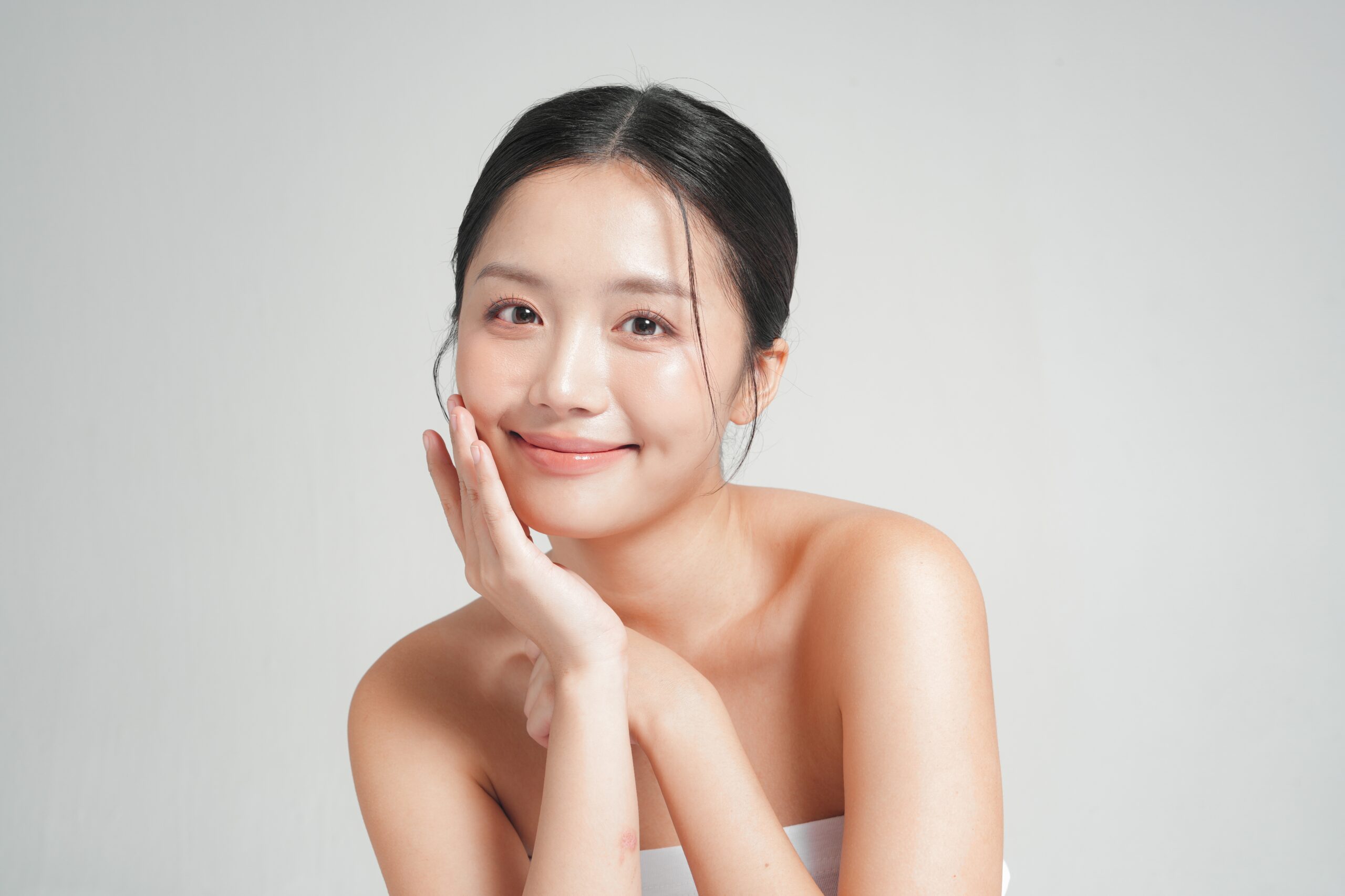 女性　シミ取りを熊本で受けるなら？ランキング形式でルメッカ・ピコスポットなど人気シミ取り治療を解説｜熊本市 みやはらレディースクリニック 美容診療専用サイト