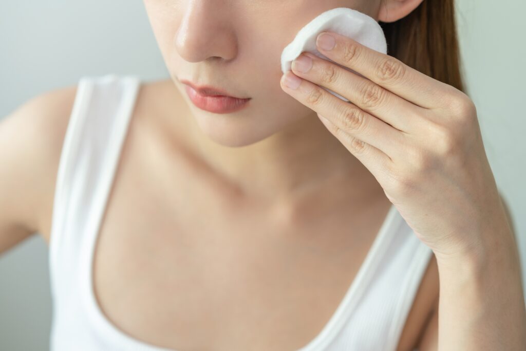 毛穴のたるみ治療って何をする?縦毛穴の原因と美容医療でのたるみケア|熊本市 みやはらレディースクリニック 美容診療専用サイト