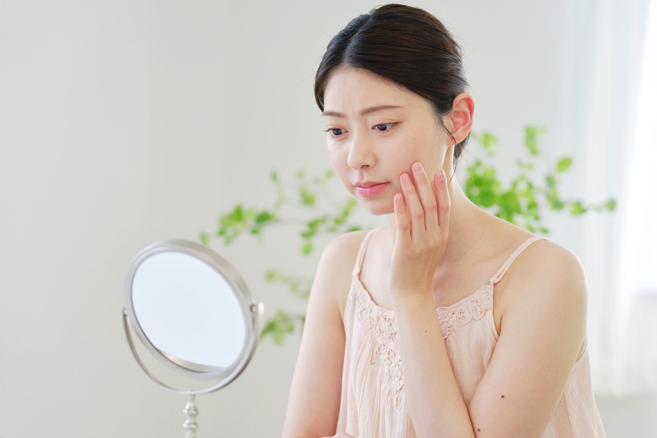 毛穴のたるみ治療って何をする？縦毛穴の原因と美容医療でのたるみケア｜熊本市 みやはらレディースクリニック 美容診療専用サイト